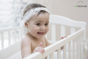 bambina con fascia