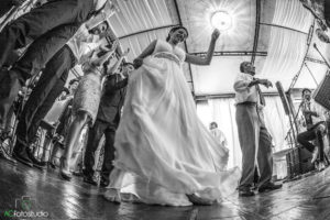 08 sposa che balla