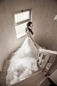 37 sposa che scende le scale