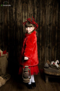 bambina in rosso