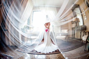 sposa sotto il velo