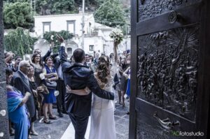 11 sposi che salutano
