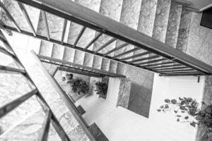 19 sposa sotto scala