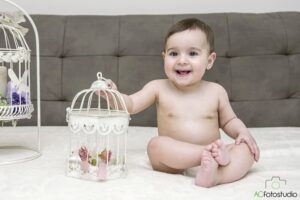 bambino con la gabbia