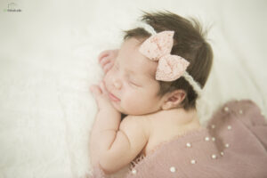 bimba con fiocco rosa