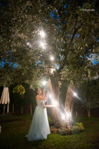compleanno 18 anni ragazza con albero