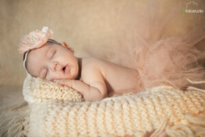 neonata che dorme